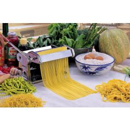 https://www.zanduco.com/media/catalog/product/cache/0cb873c1e4b094f3344cb2aae1e4c305/1/3/13229pasta-sheeter-799x520.jpg